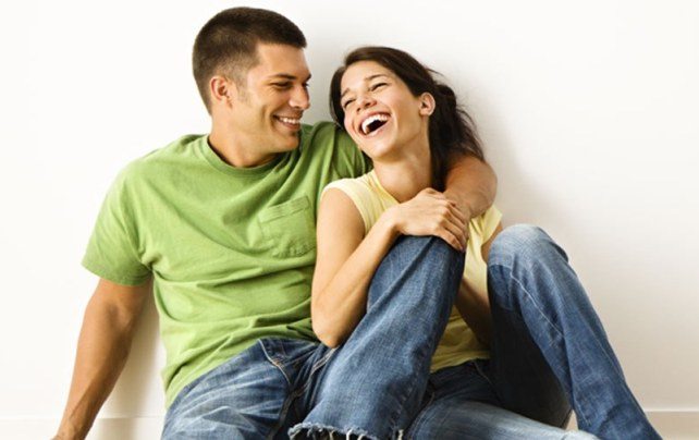 8 романтических вещей, которые вы не должны прекращать делать в отношениях