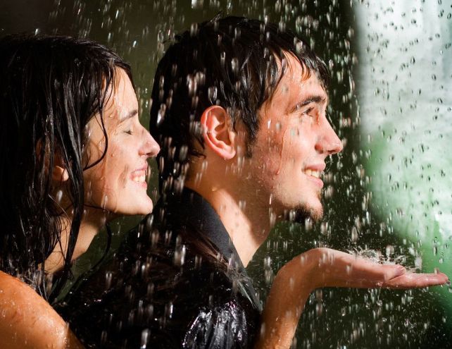 8 романтических вещей, которые вы не должны прекращать делать в отношениях