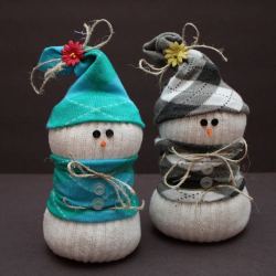 Снеговик из носка, снежинки из ниток и еще 4 новогодние поделки